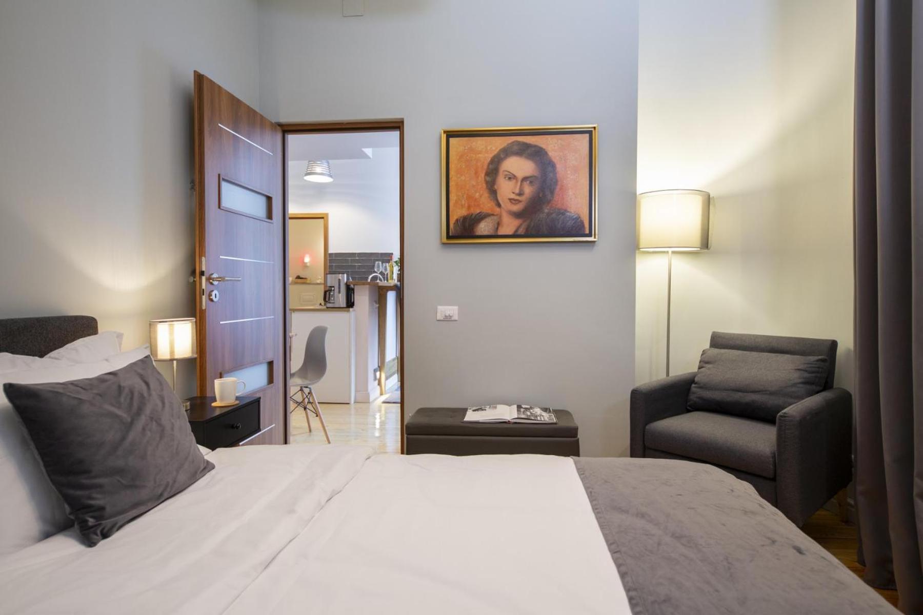 Athenaeum Spacious& Cozy 1Br Prime Location W Balcony Bucharest Exterior photo